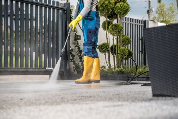 Driveway Power Washing in La Crosse