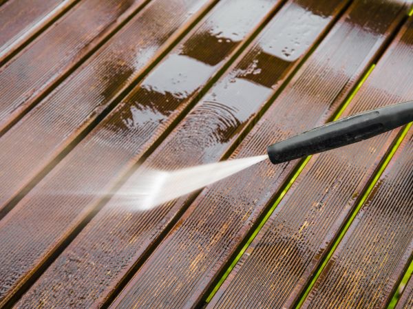 Cost of Deck Pressure Washing in La Crosse