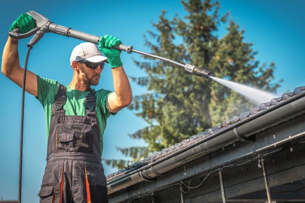 Gutter Washing in La Crosse