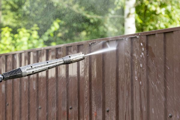 Cost of Vinyl Fence Cleaning in La Crosse