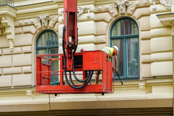 Building Pressure Washing in La Crosse