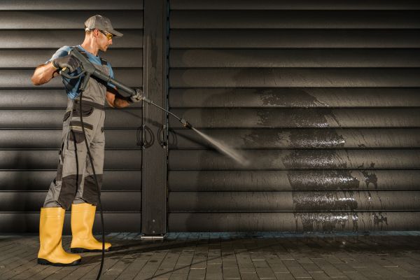 Cost of Garage Pressure Washing in La Crosse