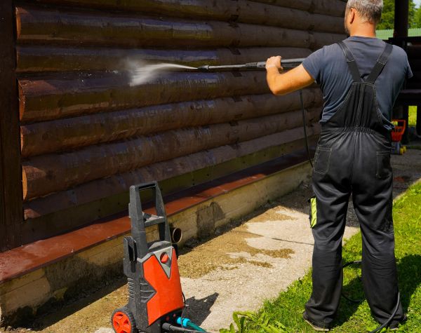 Log Home Pressure Washing in La Crosse
