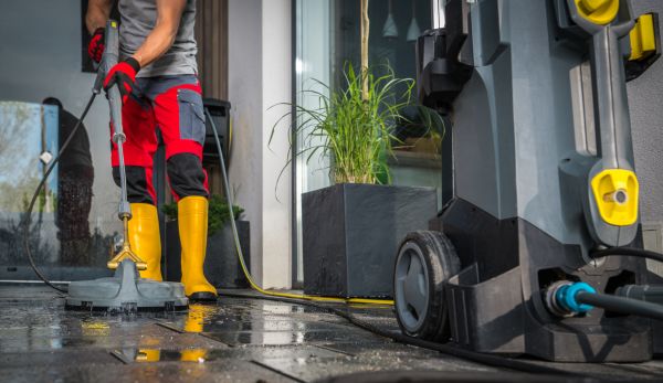 Commercial Pressure Cleaning in La Crosse
