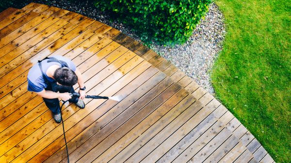 Cost of Deck Pressure Cleaning in La Crosse