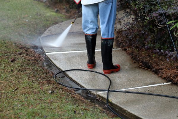 Cost of Sidewalk Pressure Cleaning in La Crosse