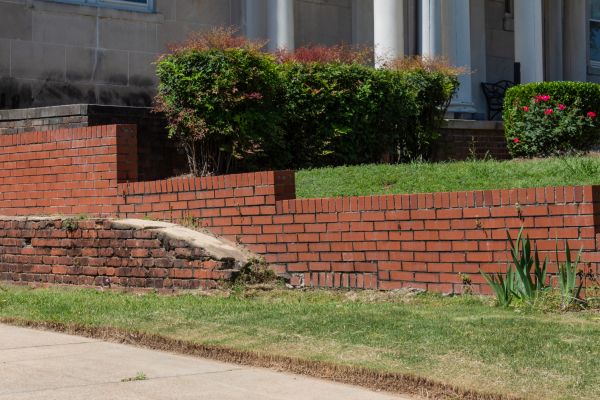 Retaining Wall Cleaning in La Crosse
