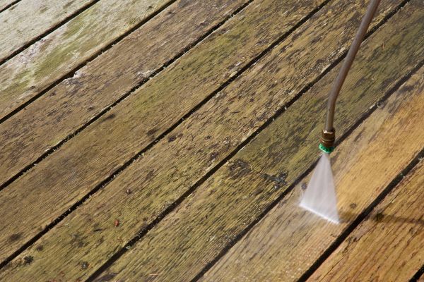 Deck Mold Removal in La Crosse