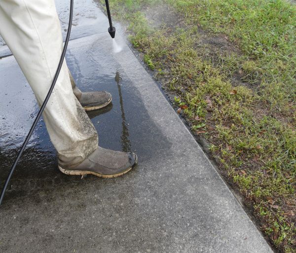 Cost of Concrete Slab Powerwashing in La Crosse